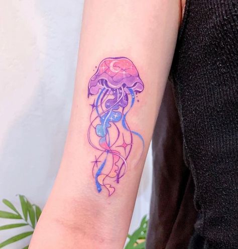 Colorful Jellyfish, Pink Tattoo, Funky Tattoos, Jellyfish Tattoo, Kawaii Tattoo, Cute Little Tattoos, Cute Tiny Tattoos, Dream Tattoos, Elegant Tattoos