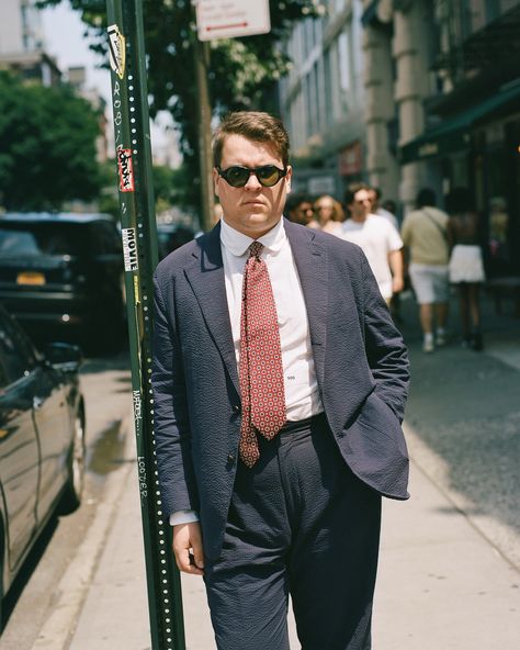 Drake's | Sam from 327 Canal St wears his own Made to Order Drake’s suit in lightweight Italian seersucker, along with a Made to Order club collar… | Instagram Club Collar Shirt, Modern Menswear, Seersucker Suit, Collar Shirt, Silk Ties, Collar Shirts, Pure Silk, Drake, Pure Products