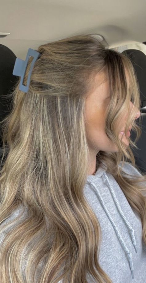 Money Hair, Light Brunette Hair, Hairstyles For All Hair Types, Sandy Blonde Hair, Brown Hair Inspiration, Rambut Brunette, Fall Blonde Hair, Dark Blonde Hair Color, Bronde Hair