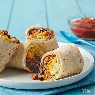 Turkey and Bean Burritos Turkey Burritos, Greek Turkey Burgers, Bean Burritos, Stuffed Peppers Turkey, Chili Recipe Turkey, Burritos Recipe, Fruit Salsa, Ground Turkey Recipes, Cooking Turkey