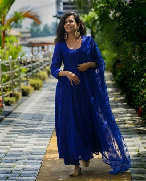 Plain Anarkali, Blue Anarkali, Mithila Palkar, Anarkali Dress Pattern, Designer Kurti Patterns, Indian Salwar Kameez, Long Dress Design, Traditional Indian Outfits, Trendy Dress Outfits