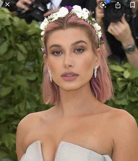 Hailey Baldwin Short Hair, Hailey Baldwin Hair, Slicked Back Hair, Short Straight Hair, Funky Hairstyles, Short Wedding Hair, Short Hair Color, Cute Hairstyles For Short Hair, Hailey Baldwin