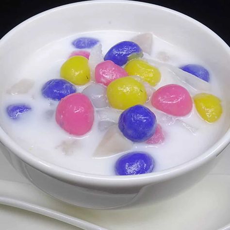 Bua loy is one of the significant dishes in Thailand and is a popular dessert. Thai dessert, Bua Loi (Rice Balls in Coconut Milk). Bua Loi, which literally means “Floating Lotus”, is an irresistible. The mildly sweet Bua Loi is usually served in hot coconut cream with syrup-poached eggs on top. Bua Loy Thai Dessert Recipe, Bua Loy Thai Dessert, Bua Loy, Asian Deserts, Thai Recipes Dessert, Food Deserts, Popular Dessert, Thai Desserts, Palm Sugar