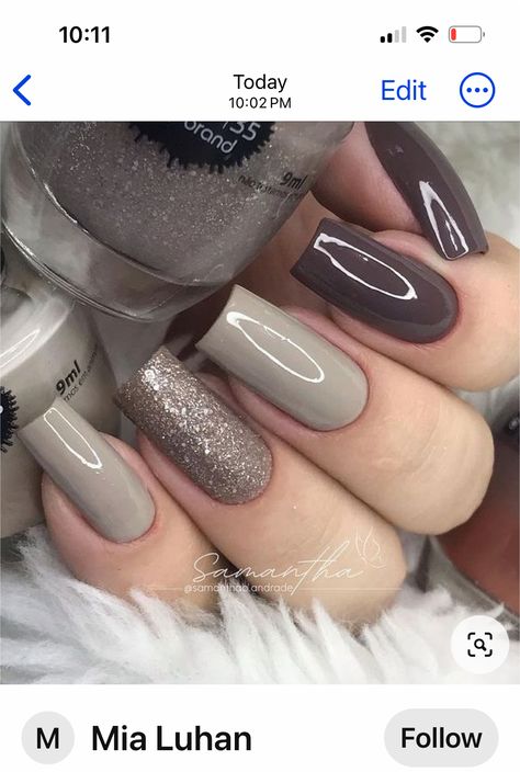 Dark Grey Nails, Light Gray Nails, Rounded Acrylic Nails, Grey Nail Designs, Fall Gel Nails, Sns Nails, Square Nail Designs, Gray Nails, Floral Nail Art