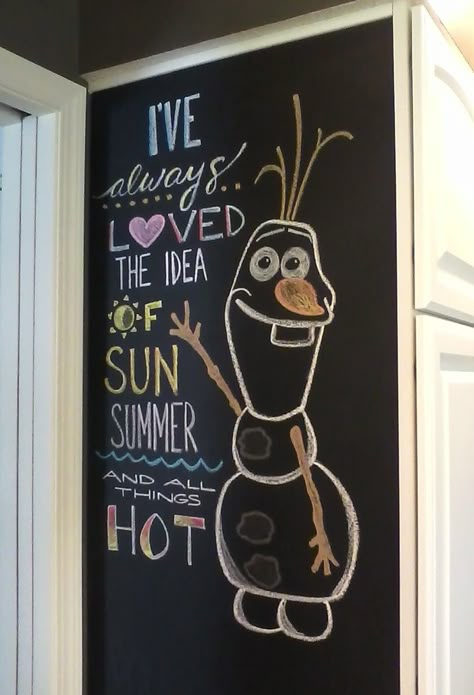 In Summer!!!!! An Olaf Inspired Summer Chalkboard... Sooooooo adorable!!! ❤ Olaf Chalkboard Art, Frozen Chalkboard Art, Fun Chalkboard Art, Summer Chalkboard Art Easy, Disney Chalkboard Art, Summer Chalkboard Art Ideas, Cute Whiteboard Ideas, Kitchen Chalkboard Ideas, Chalk Ideas Easy