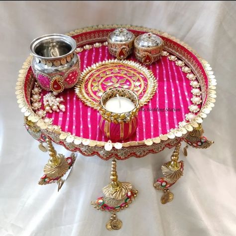 khushboo kaur (@khushbookaur777) • Instagram photos and videos Arti Thali Decoration For Wedding, Pooja Thali Decoration Ideas At Home, Diy Engagement Decorations, Arti Thali Decoration, Corporate Diwali Gifts, Kalash Decoration, Wedding Trays, Aarti Thali, Diwali Design