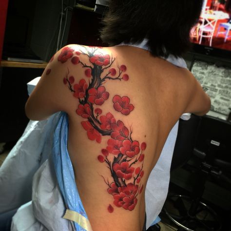 Japanese Cherry Blossom Tattoo   By Tony at Inkfiend Art Studio Tattoo Son, Tattoo Henna, Inspiration Tattoos, Spine Tattoos For Women, Tattoos For Black Skin, Red Ink Tattoos, Geniale Tattoos, Pretty Tattoos For Women, Dope Tattoos For Women