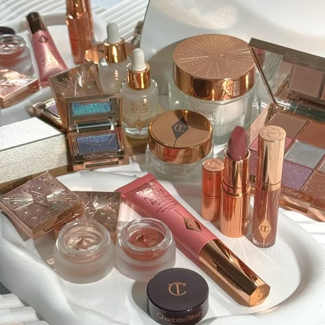 ✨ Charlotte Tilbury ✨ Holiday season is here, and Charlotte Tilbury’s sets are calling my name! That new BeautyVerse Love eyeshadow palette is at the top of my wishlist! What’s on your Wishlist? Charlotte Tilbury Discount Code - emilykFAJ5D #charlottetilbury #magicbeautystars #ad #charlottetilburymakeup #makeupflatlay #makeupforever #makeupobsessed #makeupaddict #beauty #beautylover Charlotte Tilbury Aesthetic, Charlotte Tillbury, Flatlay Makeup, Charlotte Tilbury Makeup, Discount Code, Beauty Bay, Makeup Must Haves, The Empress, Makeup Forever