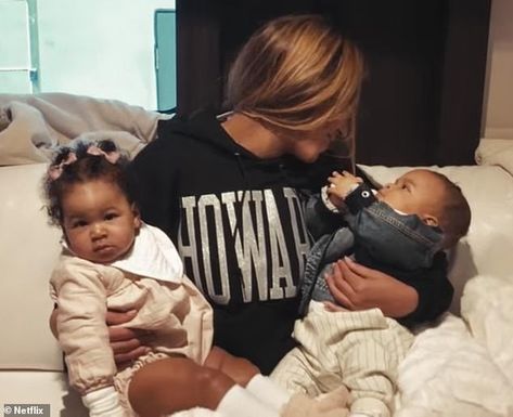 Beyoncé had emergency C-section with twins and stuck to extreme diet to get in shape for Coachella | Daily Mail Online Beyonce Twin, Sir Carter, Beyonce Family, Beyonce 2013, King B, Dear Mama, Roblox Generator, Queen Bee Beyonce, Blue Ivy Carter