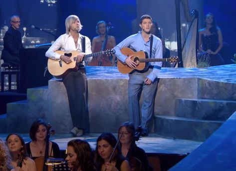 Celtic Thunder members Keith Harkin and Colm Keegan perform Simon & Garfunkel’s “The Sound of Silence.” Keith Harkin Celtic Thunder, Sound Of Silence, Sam Heughan Girlfriend, Irish Songs, Singing Hallelujah, Christian Musician, Celtic Band, Praise And Worship Music, Simon Garfunkel