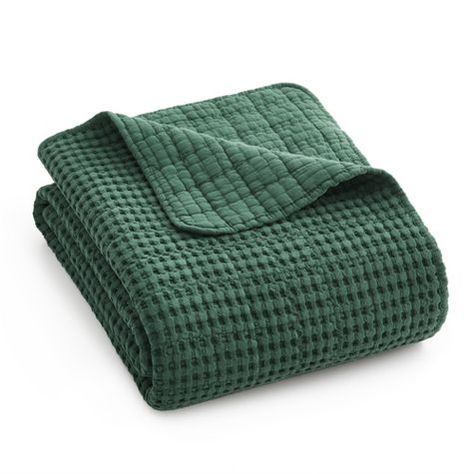 Dark Grey Couches, Waffle Quilt, Queen Bedspread, Quilted Throw, Dorm Inspo, Waffle Blanket, Cozy Chair, Waffle Stitch, Green Quilt