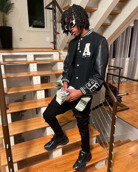 Lil Darius, Balenciaga Runners Outfit, All Black Balenciaga, Hood Drip, Black Varsity Jacket, Balenciaga Runner, Runners Outfit, Varsity Jacket Outfit, Balenciaga Runners