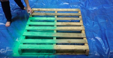 Pallet Pool, Kitchen Plinth, Frog Party, Pool Storage, Diy Cat Tree, Diy Planter Box, Diy Step By Step, Under Decks, Pallet Decor