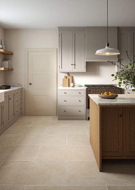 Beige Tiled Floors Kitchen, Beige Kitchen Worktops, Kitchen Light Tile Floor, Kitchen Stone Flooring, Big Tiles Kitchen, Grey Kitchen Beige Walls, White Kitchen Beige Tile Floor, Flagstone Flooring Kitchen, Modern Country House Kitchen