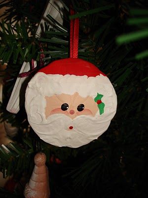 Store Ornaments, Sand Dollar Craft, Sand Dollar Ornament, Seashell Christmas Ornaments, Diy Crafts Christmas, Holiday Diy Projects, Sand Crafts, Dollar Store Christmas, Christmas Projects Diy