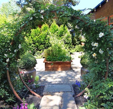 Modern Arbor, Vines Trellis, Windowless Room, Garden Arch Trellis, Arbors Trellis, Arch Trellis, Sculpture Studio, Moon Gate, Garden Makeover