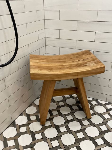 Shower With Stool, Shower With Wood Bench, Shower Stools Ideas Wood, Stool In Shower Ideas, Shower Benches Ideas, Shower Bench Decor, Shower Wood Bench, Bathroom With Chair, Bathroom Stools Wooden