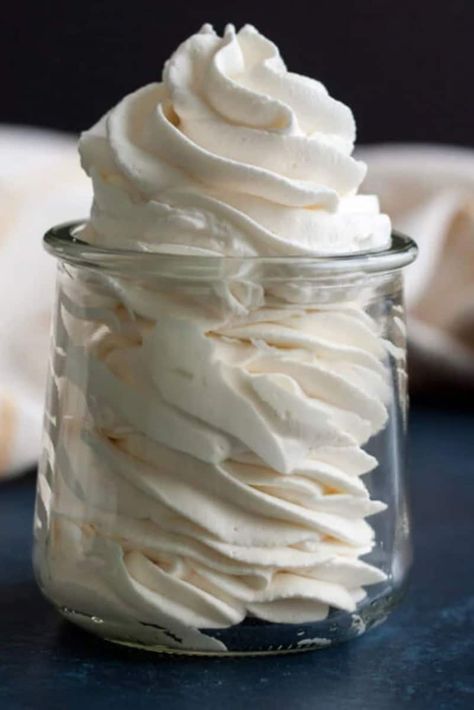 Whipped Mascarpone Cream, Marscapone Whipped Cream Filling, Recipes With Mascarpone Cheese Desserts, Marscapone Whipped Cream Recipe, Mascarpone Cheese Recipes, Marscapone Whipped Cream, Marscapone Recipes, Maple Whipped Cream Recipe, Recipes With Mascarpone Cheese