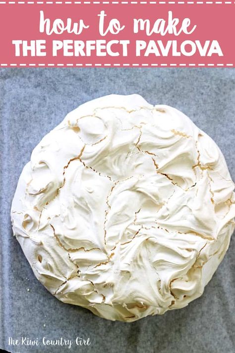 How to make the perfect pavlova, a Kiwi Christmas classic! Once you master easy homemade pavlova, you will never buy one again! Covered in whipped cream and fresh summer berries it's the perfect New Zealand dessert and happens to be gluten free! #kiwi #kiwiclassic #pavlova #dessert #christmasdessert #cream #eggwhites #thekiwicountrygirl #newzealandrecipe #glutenfree Kiwi Christmas, Pavlova Dessert, Meringue Pavlova, Pavlova Recipe, Christmas Classic, Summer Berries, Köstliche Desserts, Fresh Summer, Food Cakes