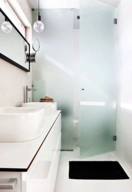 contemporary bathroom design Opaque Shower Glass, Bathroom Glass Partition, Muuto Lamp, Frosted Glass Closet Doors, Frosted Door, Glass Toilet, Makeover Kamar Mandi, Lamp Bathroom, Glass Closet Doors