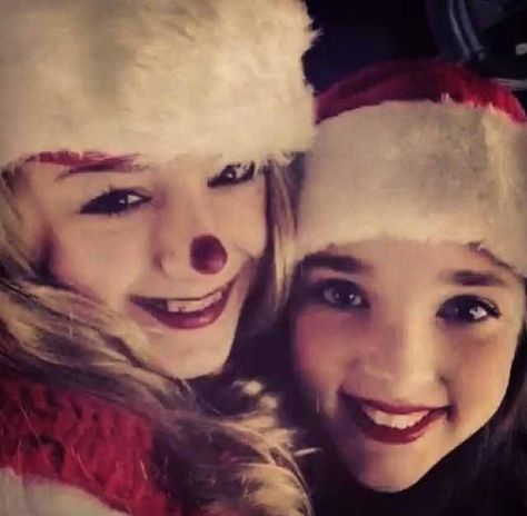 Dance moms Kendall and Chloe Dance Moms Duos, Dance Moms Christmas, Dance Moms Halloween, Kelly And Christi Dance Moms Funny, Friendship Duo, Og Dance Moms Pictures, Dance Moms Season 3, Chloe And Brooke Dance Moms, Dance Moms Season 4