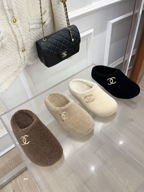 Expensive Heels, Chanel Slippers, Pretty Sneakers, Shoes Chanel, Trendy Shoes Sneakers, Pretty Shoes Sneakers, Shoes Heels Classy, Replica Shoes, Fancy Shoes