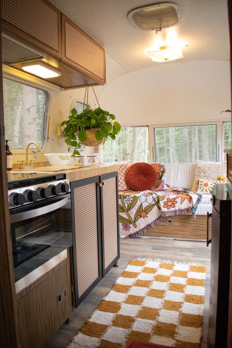 90s Rv Interior, 70s Trailer Interior, Camper Aesthetic Interior, 70s Camper Interior, Hippie Camper Interior, Groovy Camper, Retro Camper Interior, 70s Camper, Vacation Interior