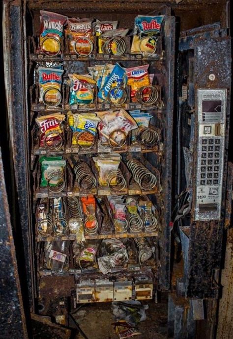 Snack Machine, Apocalypse Aesthetic, Parc D'attraction, Banner Images, Chernobyl, Abandoned Buildings, Zombie Apocalypse, Post Apocalyptic, Modern Life