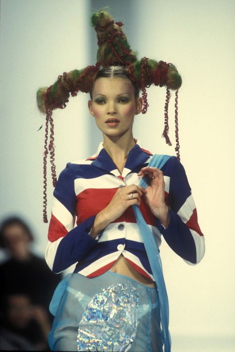 New Book Details the 'Rise and Fall of Alexander McQueen and John Galliano' - Slideshow Kate Moss Runway, Supermodel Style, Kate Moss 90s, Vintage Couture, John Galliano, Union Jack, Kate Moss, 90s Fashion, Runway Fashion