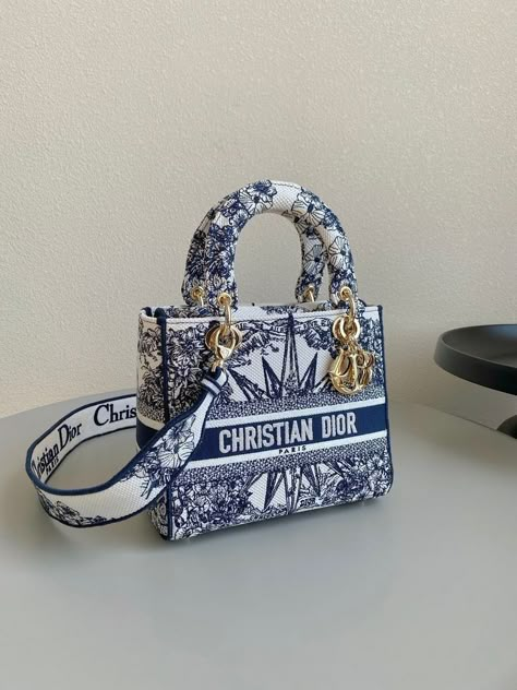 Fancy Bags Purses, Mochila Louis Vuitton, Christian Dior Bag, Expensive Bag, My Style Bags, Luxury Bags Collection, Handbag Essentials, Dream Bags, Girly Bags