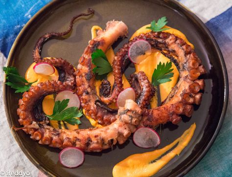 Spanish Octopus Recipe, Pulpo Recipe, Octopus Recipes, Sweet Paprika, Yummy Seafood, Spanish Cuisine, Fine Dining Recipes, Calamari, Roasted Red Peppers