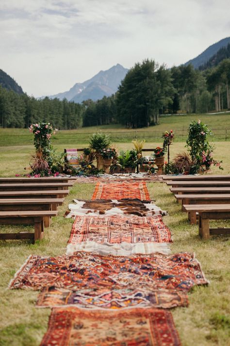 Reception Venue Ideas, Wedding Ceremony Design, Wedding Mountains, Hobbit Wedding, Aisle Decorations, Rustic Wedding Decorations, Ceremony Design, Indoor Event, Plan My Wedding