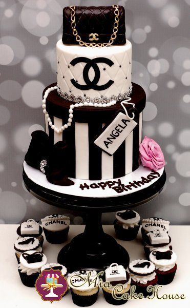 Chanel Birthday Cake but instead of the name angela i'll rather have you put Chanel Torte, Chanel Cakes, Chanel Birthday Cake, Super Torte, Chanel Birthday Party, Chanel Cake, Chanel Birthday, White Desserts, Chanel Party