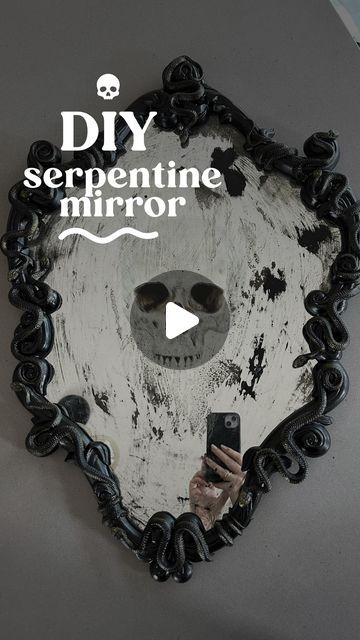 Spooky Mirror Diy, Halloween Mirror Diy, Halloween Mirror, Diy Mirror, Halloween Ideas, House Decor, Home Diy, Decor Ideas, Mirror