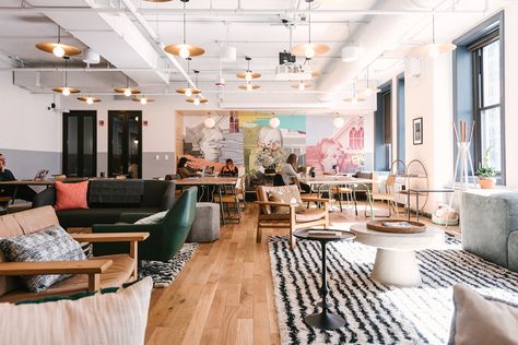 A Tour of WeWork - National Building - Officelovin' Coworking Lounge, Work Space Inspiration, Coworking Design, Coworking Space Design, Work Lounge, Graduation Inspiration, Coworking Office Space, Chicago Loop, Cool Office Space