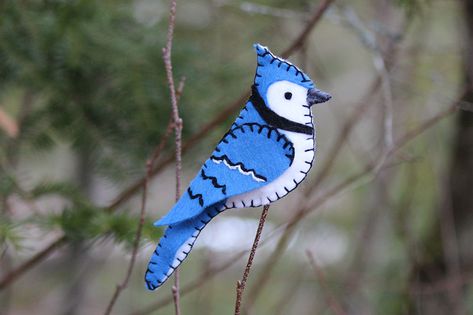 Embroidered Plush, Felt Birds Ornaments, Art Fil, Felt Ornaments Patterns, Jay Bird, Felt Ornament, Bird Crafts, Felt Birds, Felt Patterns