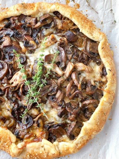 Mushroom Galette, Mushroom And Cheese, Mushroom Tart, Savory Tarts, Roasted Mushrooms, Savory Tart, Mushroom Recipes, Roasted Garlic, Thyme