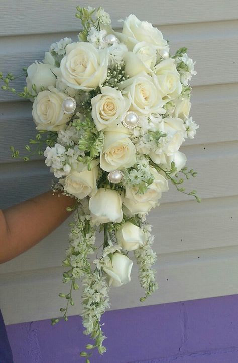 Bride Bouquets White Elegant Cascade, Draping Bride Bouquet, Cascade Rose Bouquet, White Waterfall Bouquet, All White Bridal Bouquet Cascading, Wedding Bouqette Of Flowers, Bridal Flower Ideas, Bride Bouquets Cascade, 2023 Bouquet Trends