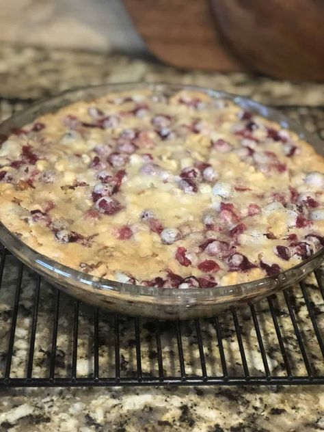 Cranberry Walnut Pie Recipe, Cranberry Walnut Pie, Cranberry Pie Recipes, Nut Pie, Walnut Pie, Christmas Cranberry, Delicious Holiday Desserts, Cranberry Pie, Pumpkin Cranberry