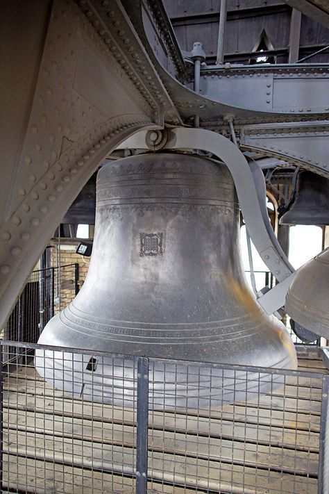 Big Ben, the bell at the top of the Elizabeth Tower at the palace of Westminster, the home of the houses of parliament. | 13 Beautiful Behind-The-Scenes Pictures Of Hidden London Big Ben Bell, Harrow School, Elizabeth Tower, Hidden London, Palace Of Westminster, Bank Of England, Houses Of Parliament, Iconic Buildings, West End