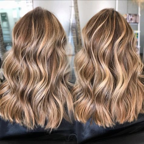 Charleston Hair, Roots Balayage, Curly Hair Color Ideas, Curly Hair Color, Level 7, Colored Curly Hair, Blonde Hair Looks, Brown Blonde Hair, Hair Color Balayage