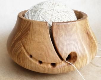 Wooden Yarn Bowl, Knitting Storage, Wood Bowls Carving, Turned Bowls, Knitting Bowl, Crochet Bowl, Yarn Organization, Yarn Bowls, Yarn Holder