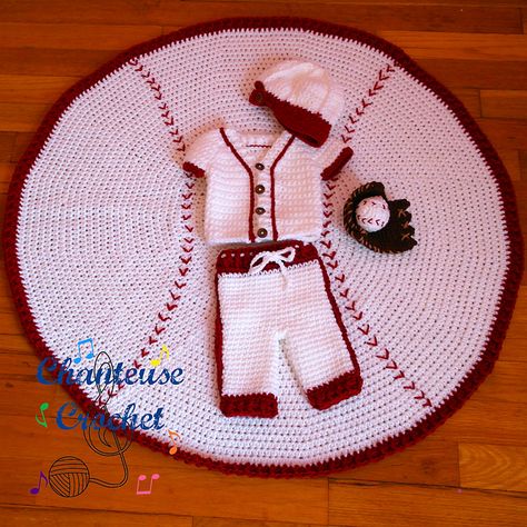 Baseball Crochet Pattern, Baseball Crochet, Baseball Baby Blanket, Yankees Outfit, Baseball Blanket, Pregnant Photos, Yankees Baby, Baseball Theme, Cap Patterns