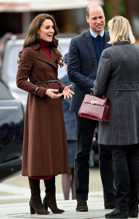 Brown Coat Outfit, Suede Boots Outfit, Hobbs Coat, William And Catherine, Düşes Kate, Princess Katherine, Wales Family, Kate Middleton Prince William, Princess Catherine