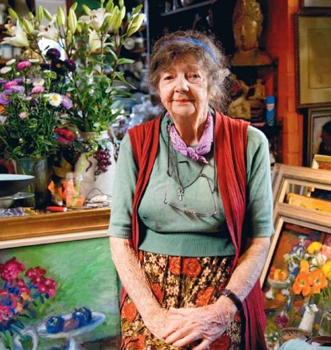 How to paint like Margaret Olley: the artists palette, studio and 19 tips on Olley's painting style - HubPages Margaret Olley, Artist Space, Australian Painting, Australian Painters, Artist Palette, Instagram Tutorial, Honey Brown, Women Artists, Still Lifes