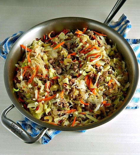 Unstuffed Egg Roll Skillet Dinner - Frugal Hausfrau Egg Roll Casserole Recipe, Egg Roll Casserole, Skillet Egg Roll Recipe, Egg Roll Skillet, Deconstructed Egg Roll, Firehouse Meals, Easy Egg Roll, Chinese Egg Rolls, Egg Roll Recipe