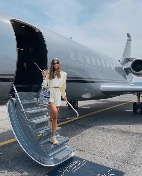 Jets Privés De Luxe, Cara Jourdan, Jet Privé, Luxury Lifestyle Couple, Billionaire Luxury, Luxury Lifestyle Girly, Luxury Lifestyle Women, رعب نفسي, Rich Girl Lifestyle