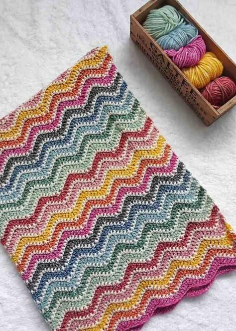 Easy Ripple Crochet Blanket - Sunny Ripple - Annie Design Crochet Ripple Crochet Blanket, Crochet Rows, Ripple Stitch Crochet, Ripple Afghan Pattern, Crochet Ripple Afghan, Ripple Crochet, Crochet Ripple Pattern, Blanket Dress, Crochet Blanket Chevron