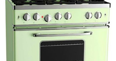 How to safely paint an oven or other appliance and follow all safety precautions How To Paint Kitchen Appliances, How To Paint Appliances, Paint Stove, Painted Oven, Skoolie Kitchen, Mermaid Kitchen, Painting Appliances, Stove Paint, Painted Fridge