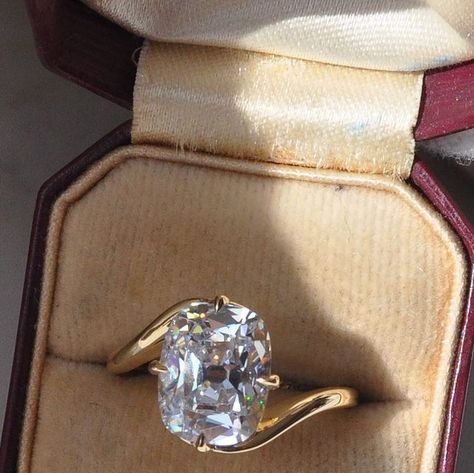 Ashley Zhang Jewelry, Old Mine Cut Diamond Ring, Cool Girl Engagement Rings, Old Fashioned Engagement Rings, Old Mine Cut Engagement Ring, Aesthetic Engagement Ring, Unique Gold Engagement Rings, Ring Inspo, Cute Engagement Rings